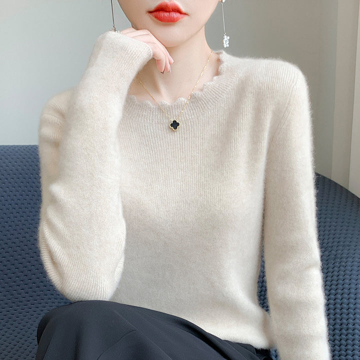 Women's Soft Fine Knit Sweater with Wavy Round Neckline and Cashmere-like Surface Mune Fashion