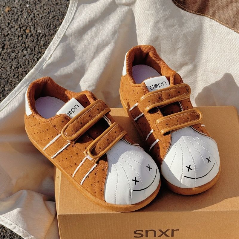 Women's sneaker with double adjustable hook and loop fastener and soft inner lining Mune Fashion