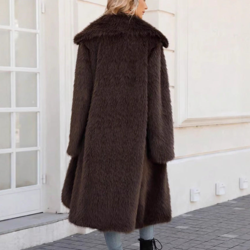 Ladies Fluffy Faux Fur Coat with Soft Lapel Mune
