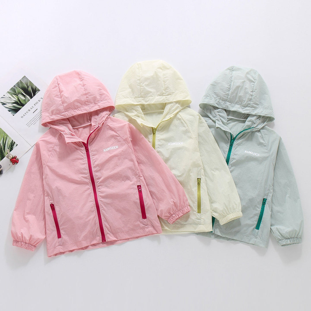 Women's ultra-lightweight hooded nylon jacket with UV protection, windproof features and zippered pockets Mune Fashion