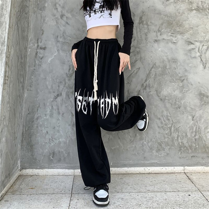 Women's oversized sweatpants with drawstring and Gothic print Mune Fashion