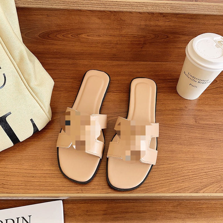 Women Flat Leather Look Slippers with Padded Footbed and Cut-Out Decorative Strap Mune Fashion