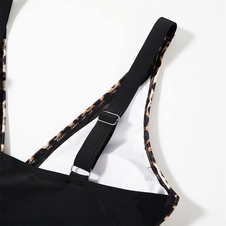 Women High-Cut Two-Piece Swimsuit in Leo Design Mune Fashion