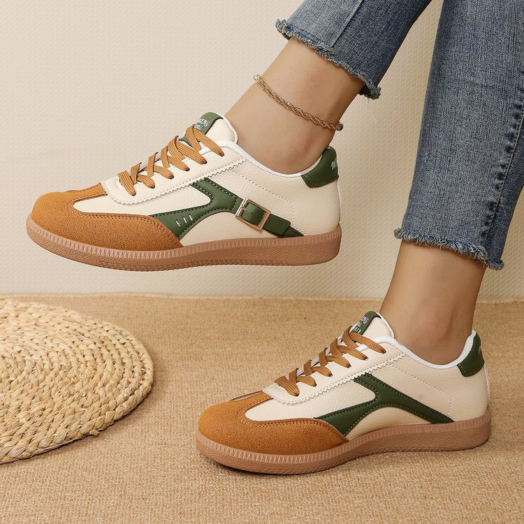 Damen Retro-Plateau-Sneaker mit Wildlederapplikationen und dekorativer Schnallenlasche Mune Fashion