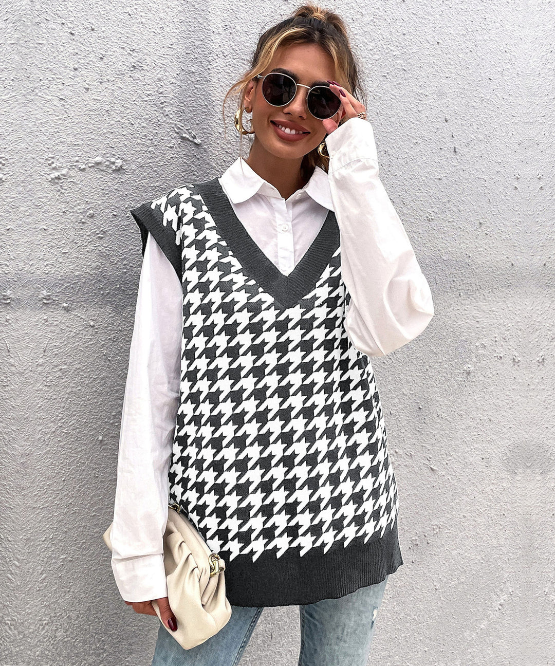 Women's Oversized Knitted Vest with Houndstooth Pattern and V-Neck Mune Fashion