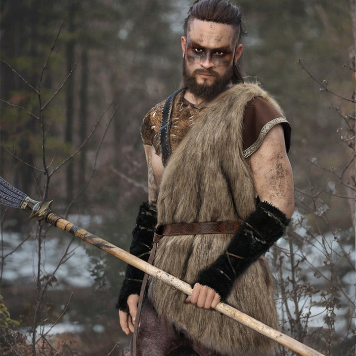 Unisex shoulder cape made of faux fur with decorative leather belt and asymmetrical cut Mune Fashion
