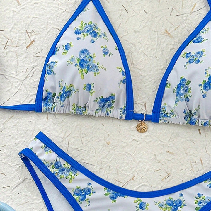 Women's triangle bikini with playful floral pattern and adjustable straps Mune Fashion