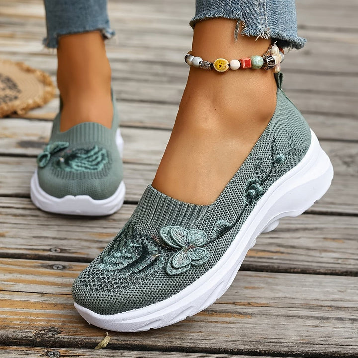 Ladies Elegant Slip-On Sneakers with Floral Embroidery Mune Fashion
