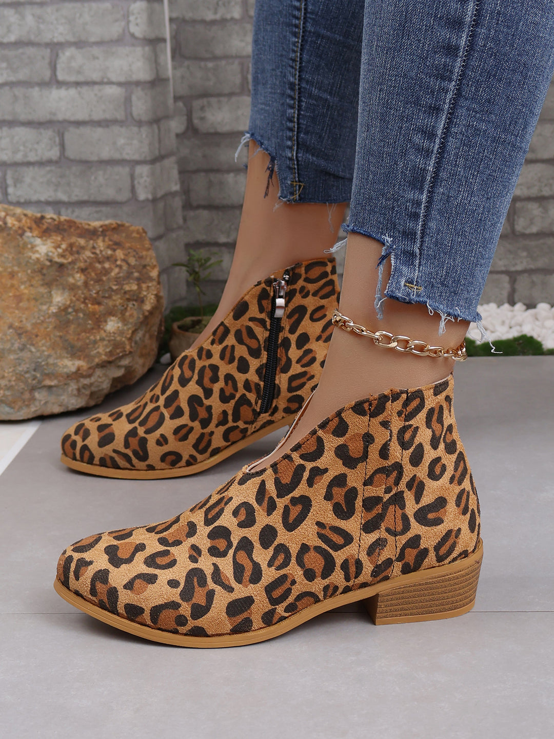 Ladies V-neck ankle boots made of suede look with side zipper and low wooden block sole Mune Fashion