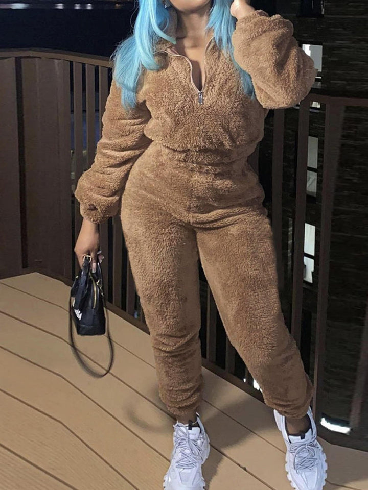 Ladies cozy teddy fleece two-piece with half zip and high-waist joggers Mune Fashion