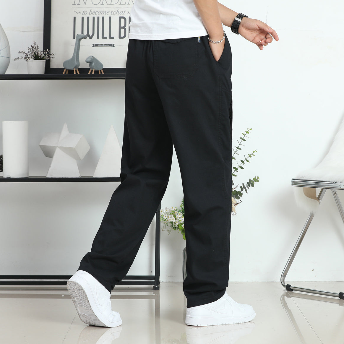 Men's Wide Cargo Pants in Utility Style with Side Zipper Pocket and Ergonomic Seams Mune Fashion