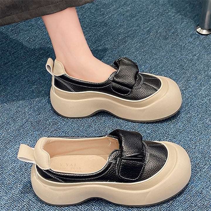 Women Comfortable Slip-On Sneakers with Fashionable Design and Stable Sole Mune Fashion