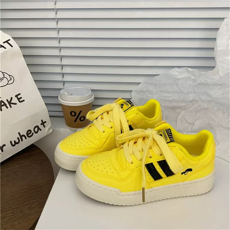 Women's sneakers in sporty retro style with trendy accents Mune Fashion