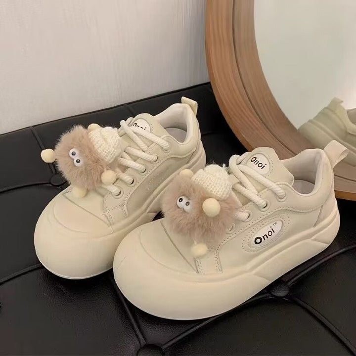 Women Sneakers with fashionable pom-pom applications and comfortable sole Mune Fashion