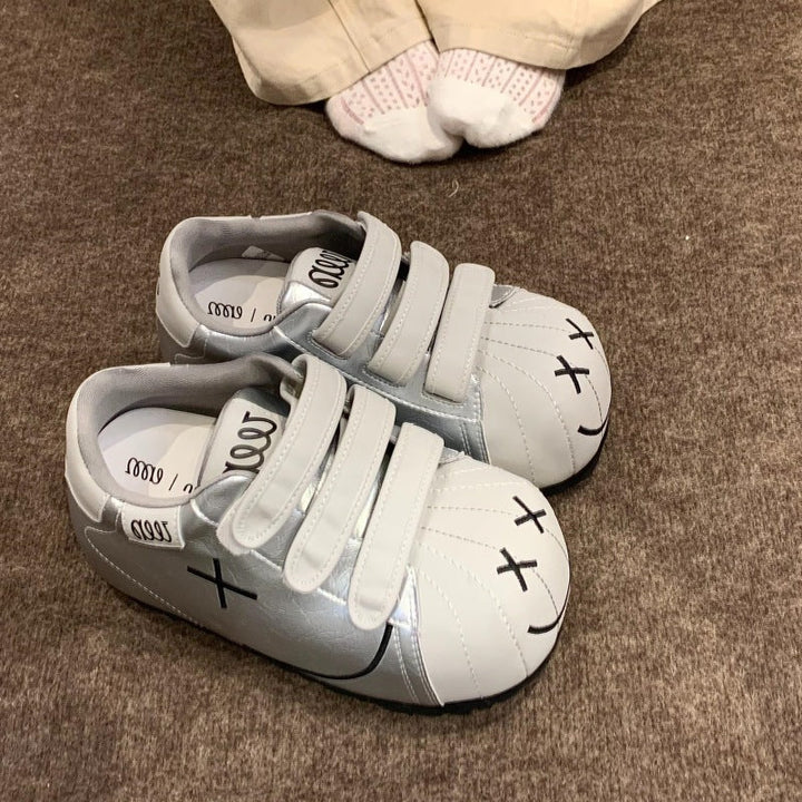 Women sneakers with practical Velcro closure and playful design Mune Fashion