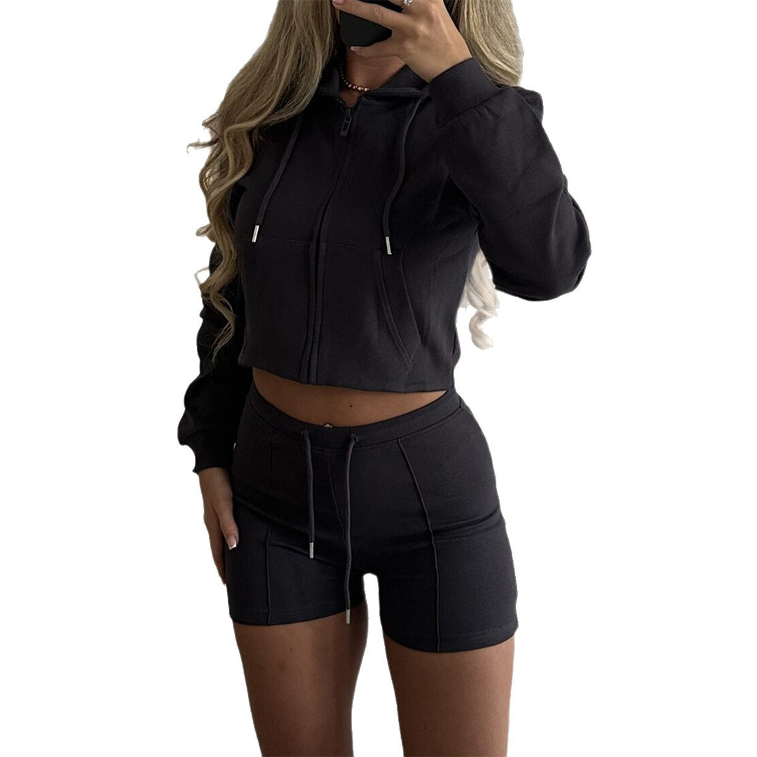 Women’s casual sweatshirt and short set with decorative bow appliqués, high round neckline and drawstring waistband Mune Fashion