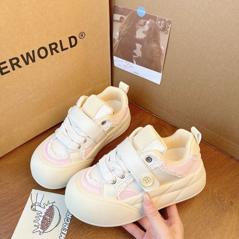 Women's sneakers with practical Velcro fastening technology from Mune Fashion