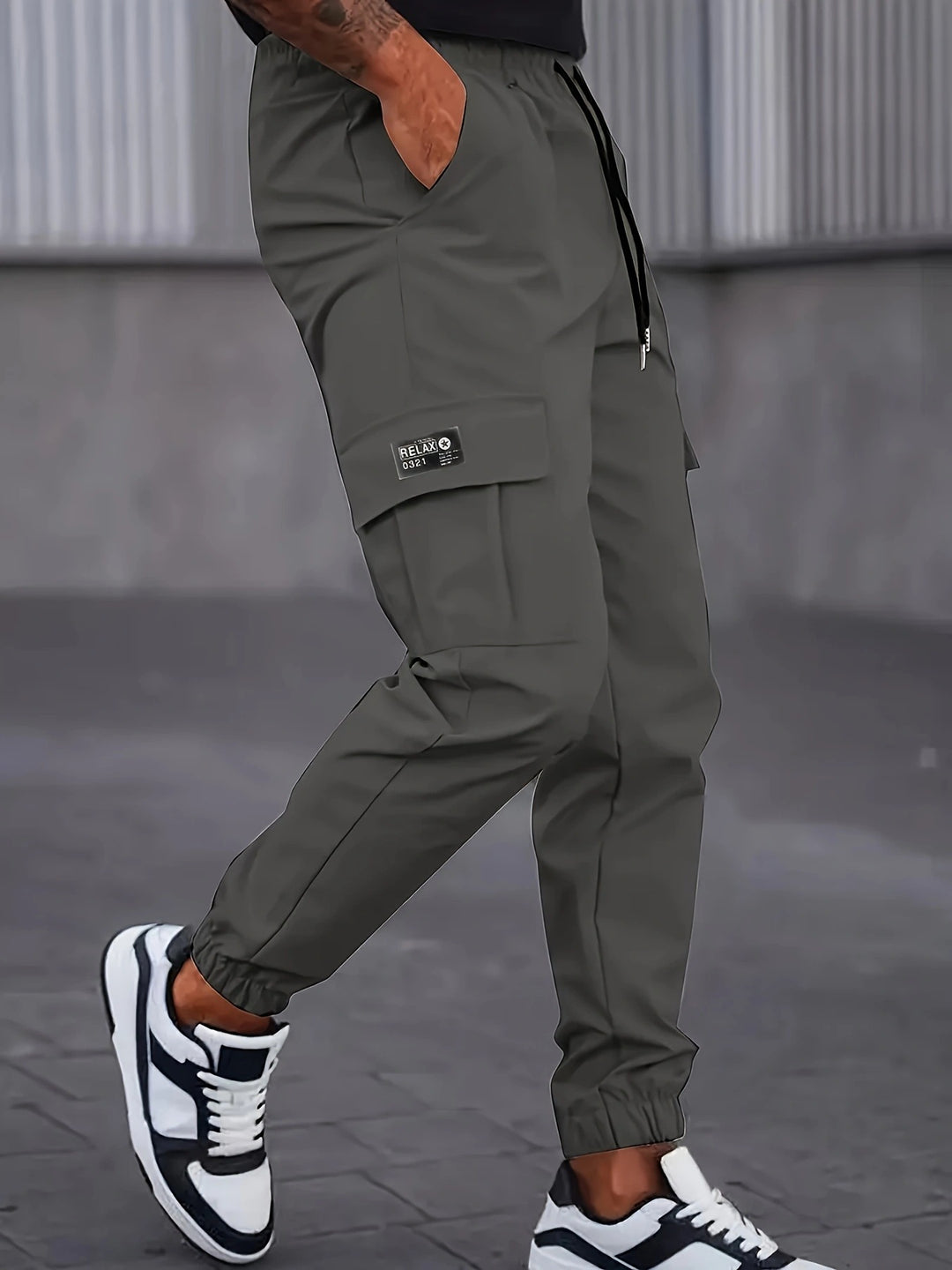 Men's cargo jogging pants with elastic waistband, cargo pockets & drawstring Mune Fashion