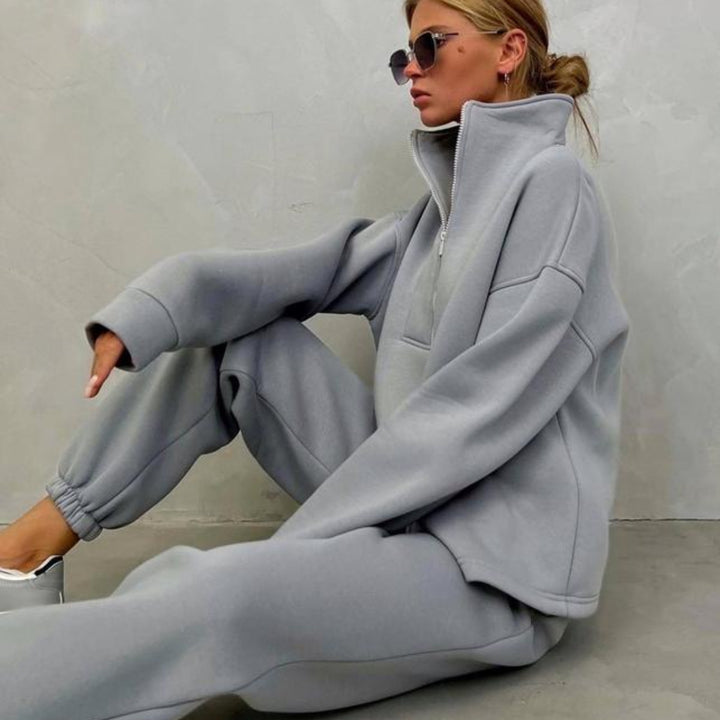 Women’s soft oversized half-zip loungewear set with high stand collar and fitted joggers Mune Fashion