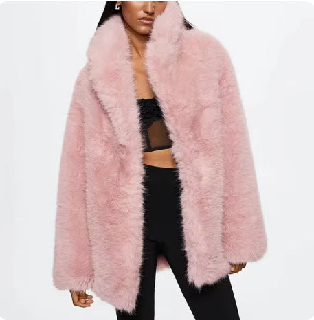Ladies short jacket made of voluminous high-pile faux fur with oversized silhouette Mune Fashion