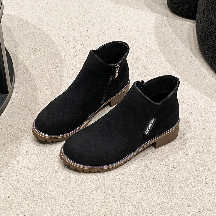 Ladies short zip ankle boot made of suede look with profiled tractor sole system and padded comfort lining Mune Fashion