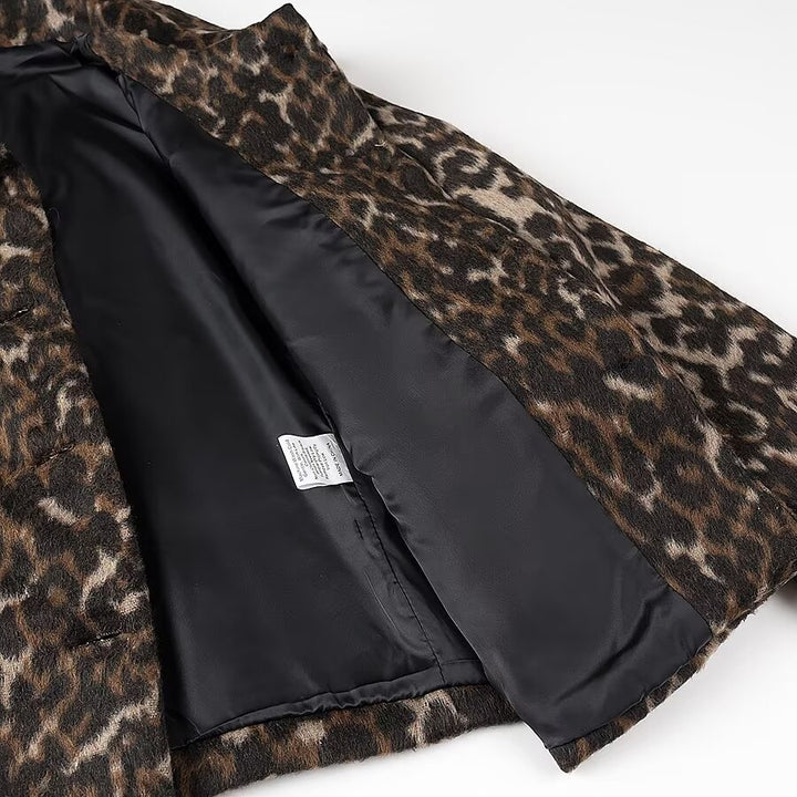 Women nan kastige short jacket with leopard print, shawl collar and patch pockets Mune Fashion