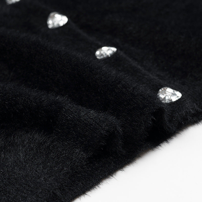 Women Fluffy Cropped Cardigan with Round Neck and Decorative Button Placket Mune Fashion