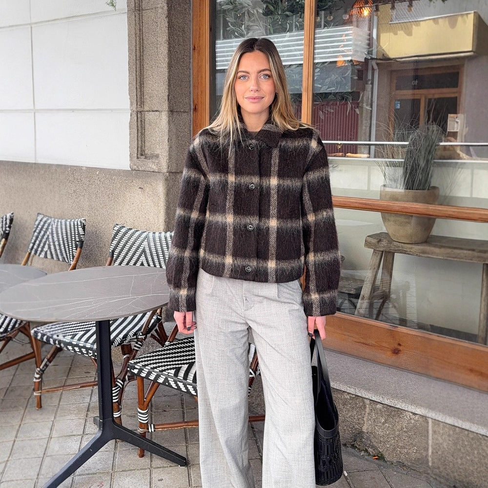 Women's short checkered bouclé jacket with boxy silhouette and button placket Mune Fashion