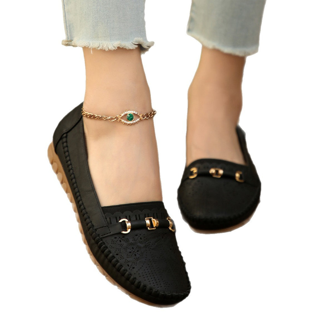 Women's perforated comfort loafers with gold-colored decorative buckle, wavy vamp and contoured memory foam insole Mune Fashion