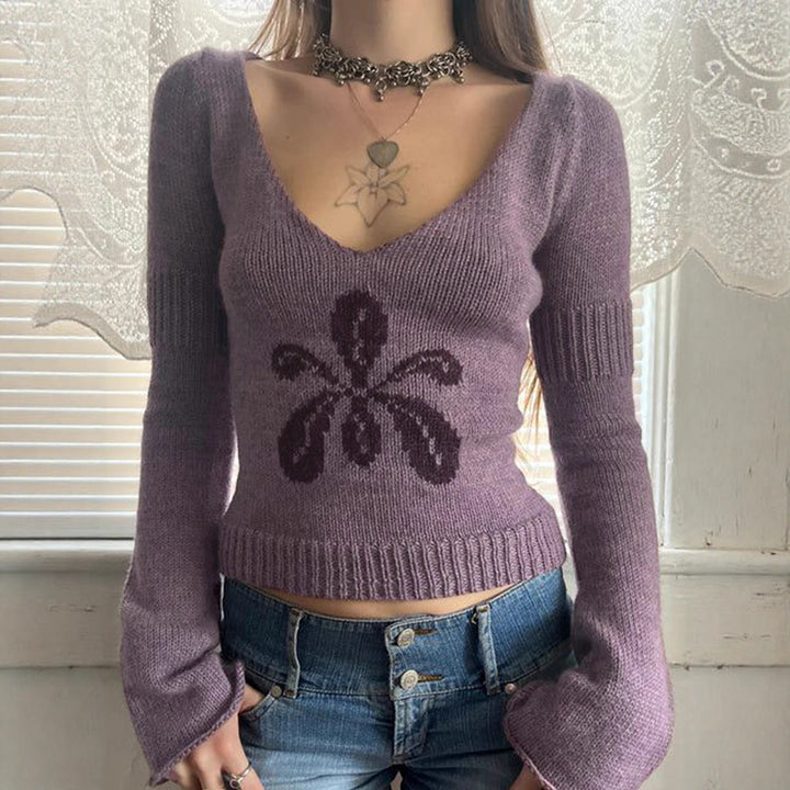Women nan short fine knit V pullover with floral intarsia design and flared trumpet sleeves Mune Fashion