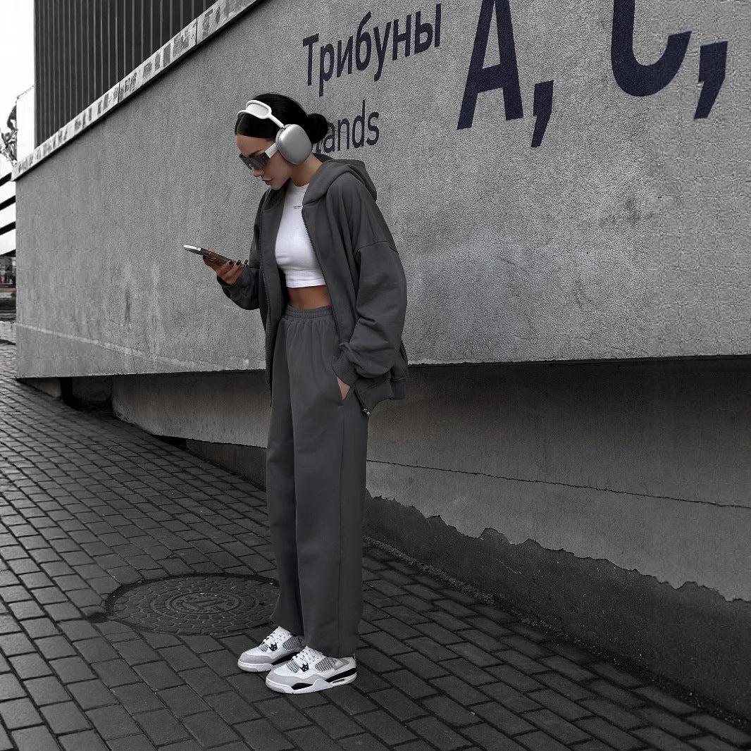 Women's zip hoodie and relaxed-fit jogging pants made of French terry with elastic waistband and kangaroo pockets Mune Fashion