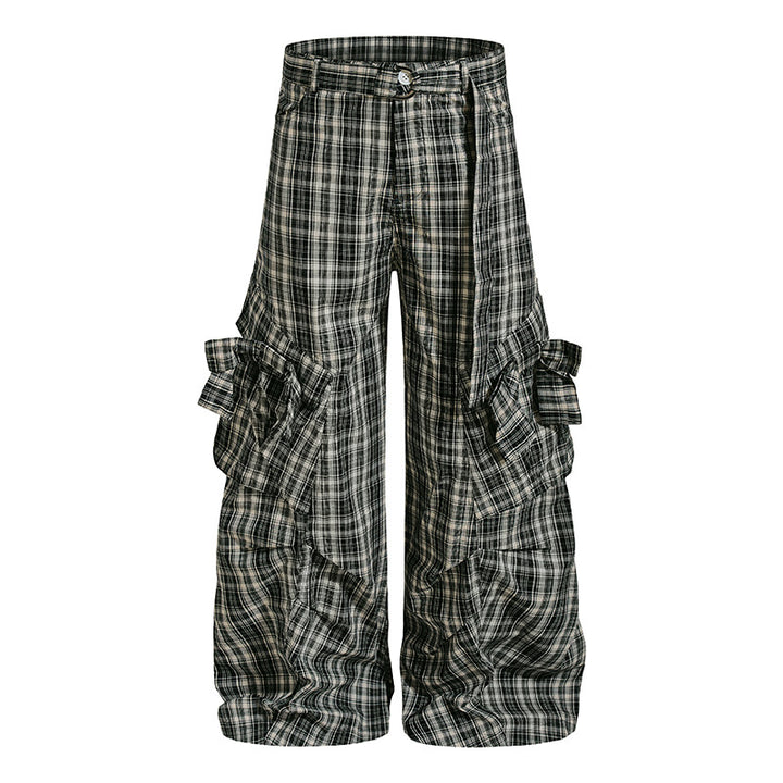 Women checked high-cut cargo pants with wide legs and ruffled pockets Mune Fashion