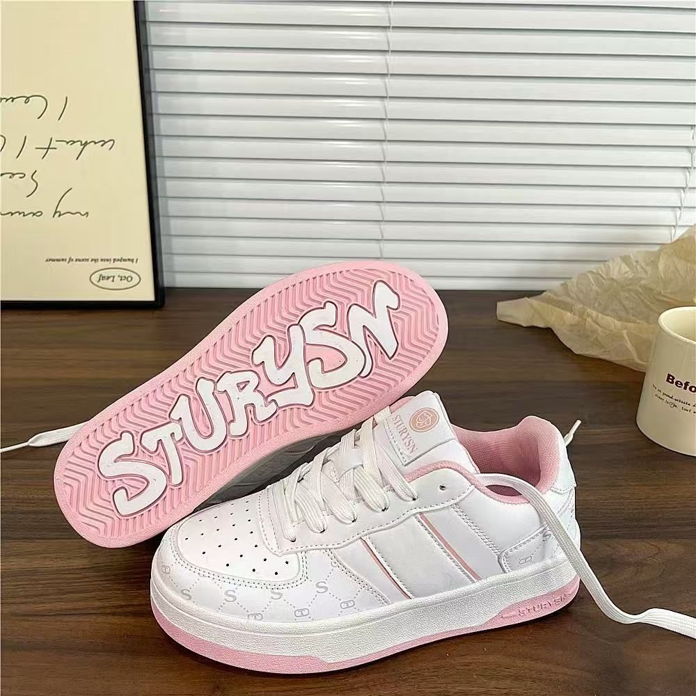 Women's sporty sneakers with thick comfort insole and breathable surface structure Mune Fashion