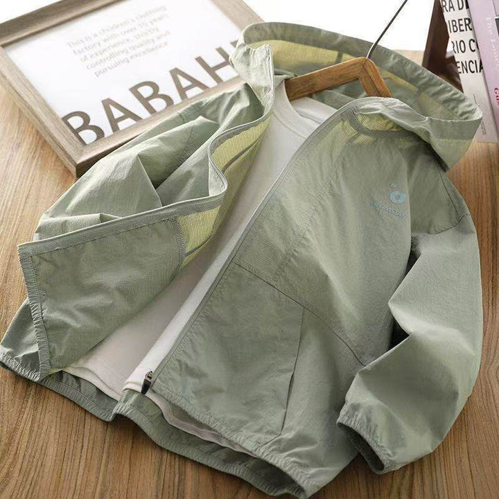Women's lightweight hooded windbreaker with zipper and concealed pockets Mune Fashion