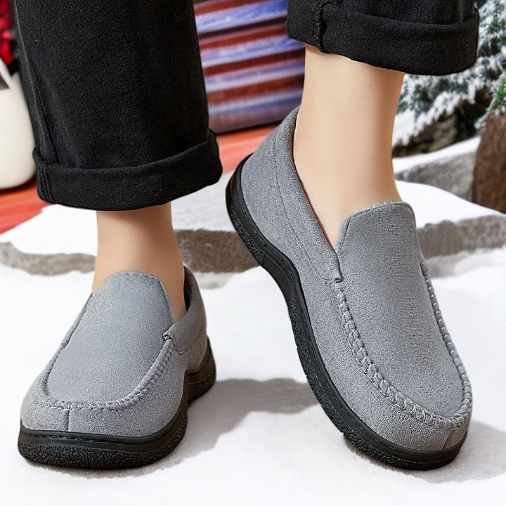 Men's non-insulated moccasin house slipper with teddy lining, soft microfiber surface, and non-slip profiled rubber sole Mune Fashion