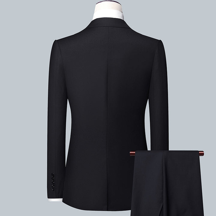 Men's Modern Slim-Fit Suit Jacket with fine texture, lightweight stretch, and flap pockets Mune Fashion