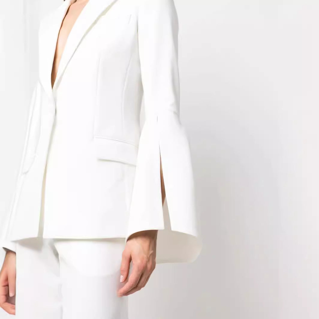 Ladies two-piece tailored suit with fitted single-breasted jacket and flared sleeve cuffs Mune Fashion