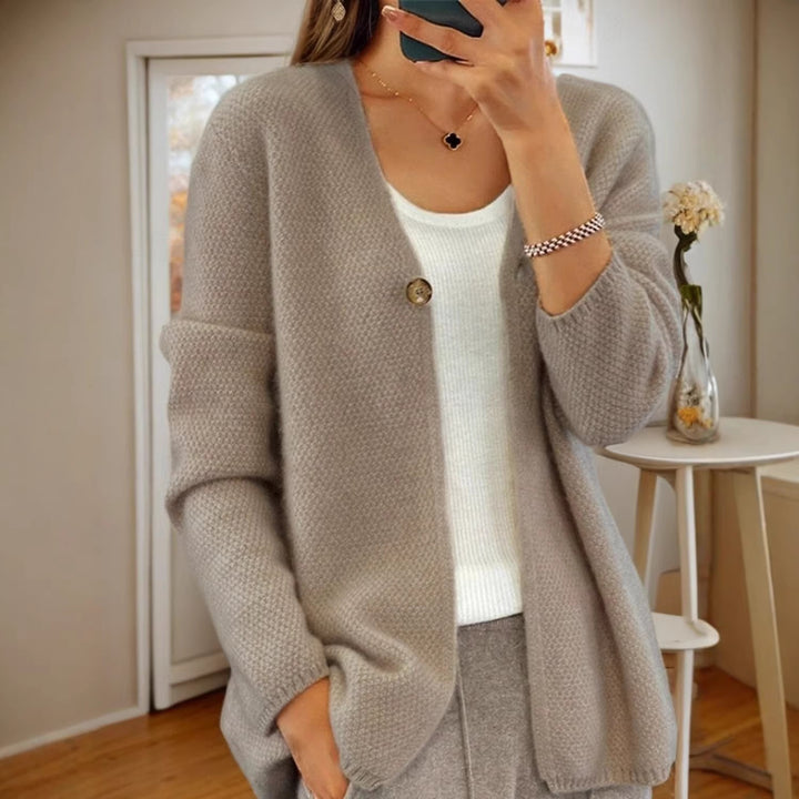 Women's structured knit cardigan with V-neck and concealed button placket Mune Fashion