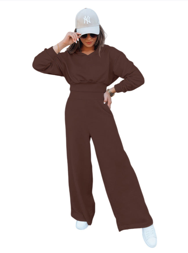 Women’s loungewear set with cropped v-neck sweater and high-waisted palazzo pants Mune Fashion