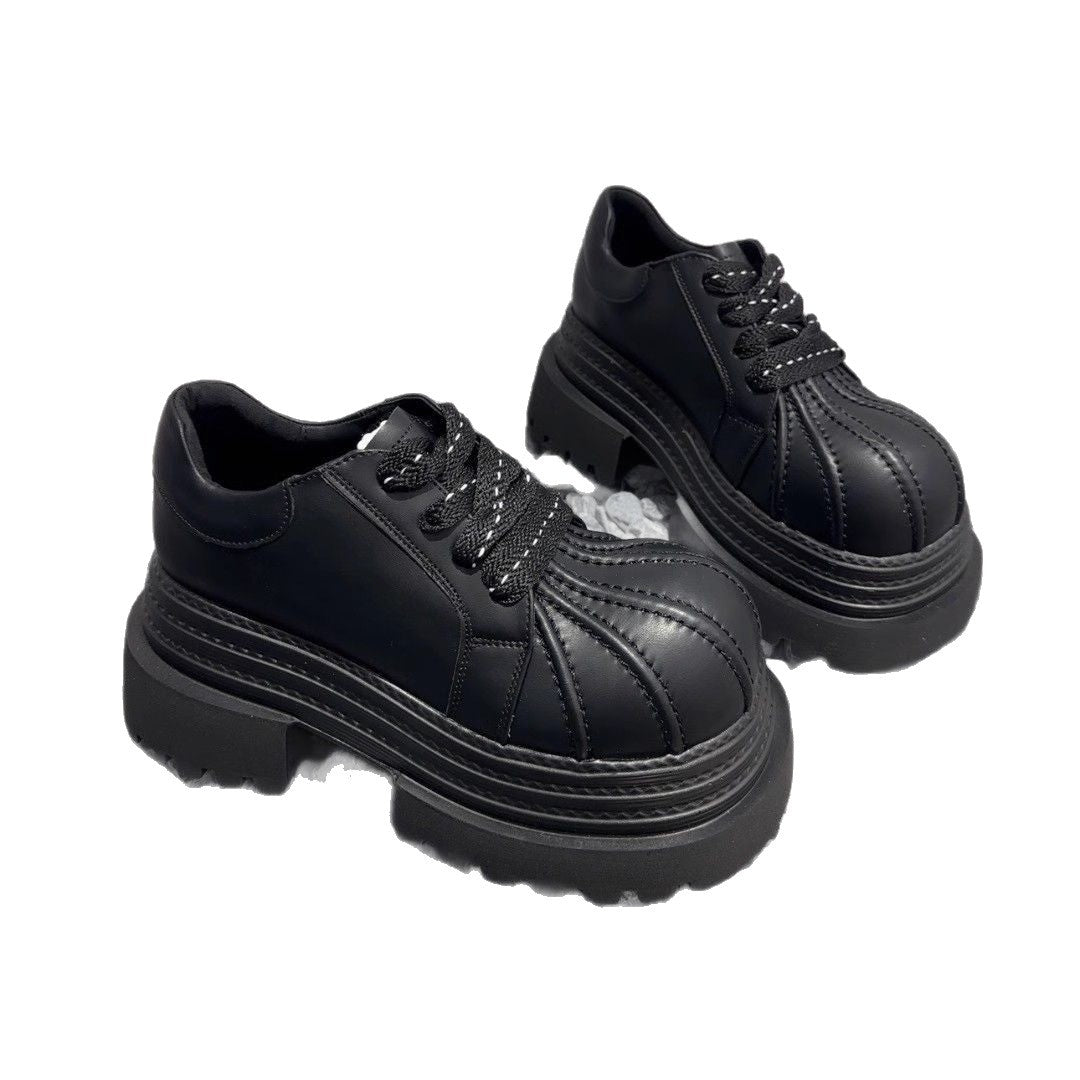 Women's Chunky Sneaker with robust profile and stylish seam details Mune Fashion