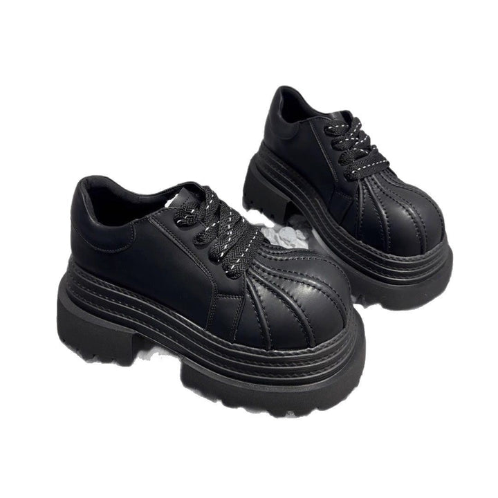 Women's Chunky Sneaker with robust profile and stylish seam details Mune Fashion