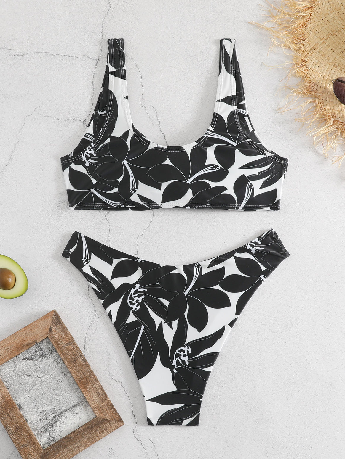 Women’s bikini set with floral patterns and sporty cut Mune Fashion