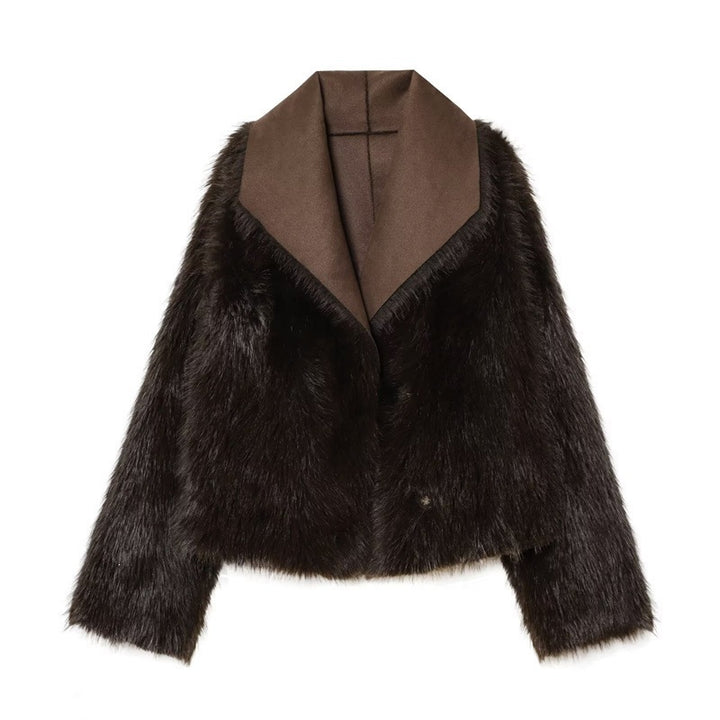 Women’s short jacket in lambskin look with voluminous fur collar and shortened sleeves Mune Fashion