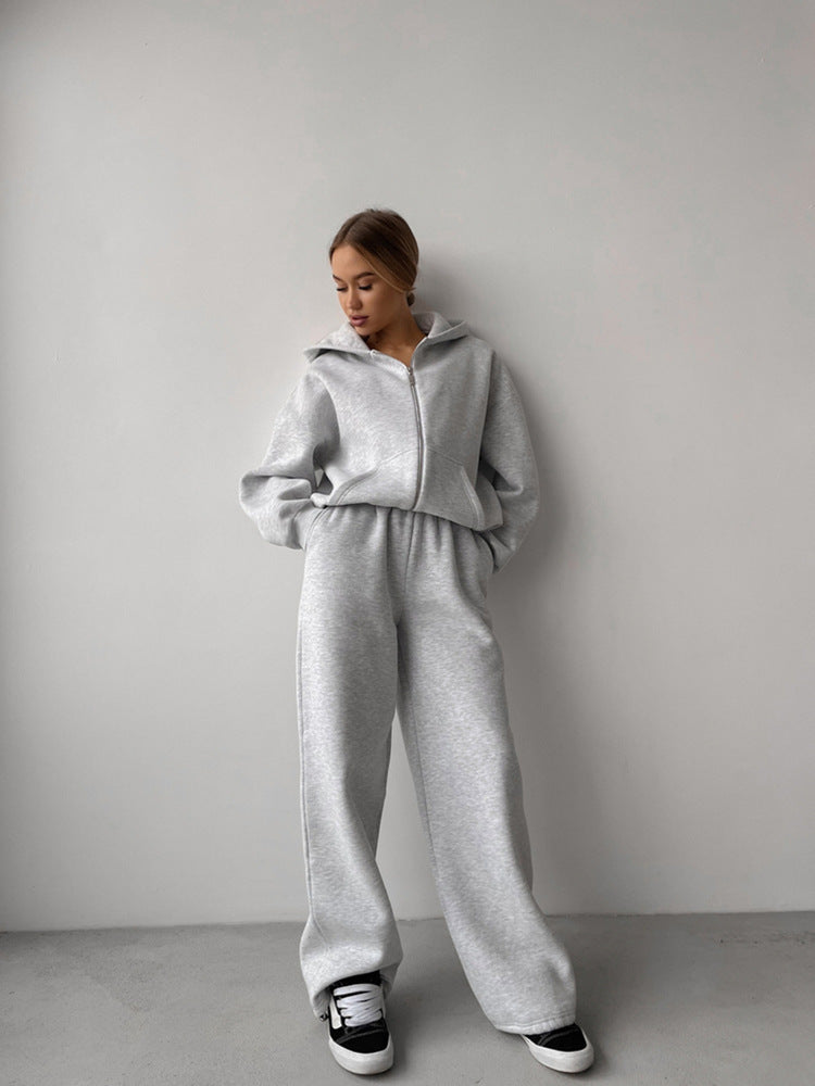 Women's Loungewear Set Mune Fashion: Oversized Zip Hoodie with Hood and Wide High-Waist Sweatpant made of Soft Fleece