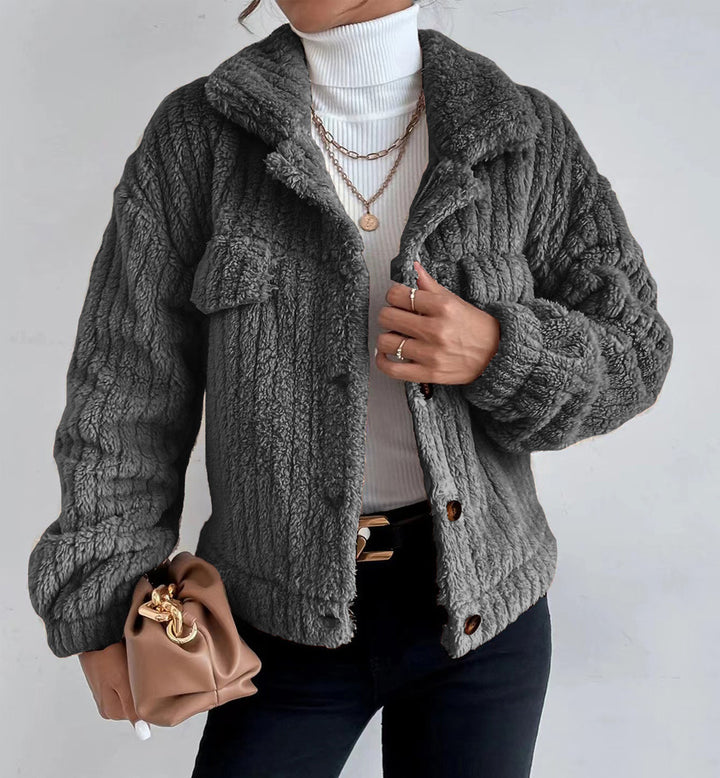 Women's cuddly teddy jacket with shirt collar, snap button closure and patch breast pockets Mune Fashion