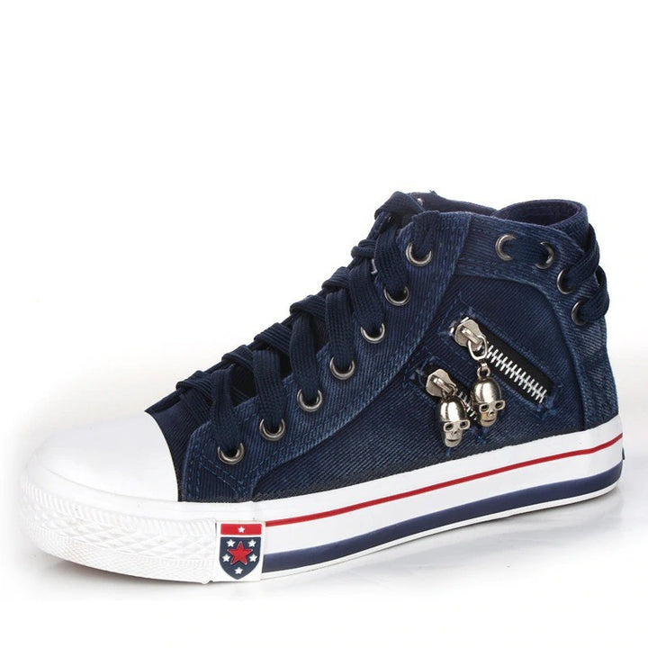 Ladies high sneaker in denim look with side zipper and decorative charms Mune Fashion