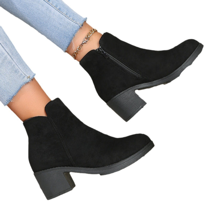 Ladies' elegant ankle boot with mid-height block heel, side zipper, and padded comfort insole Mune Fashion