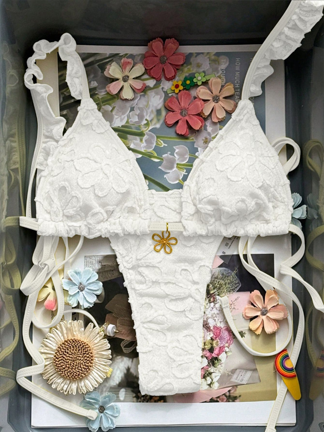 Ladies Flower-Embellished Bikini Set Mune Fashion