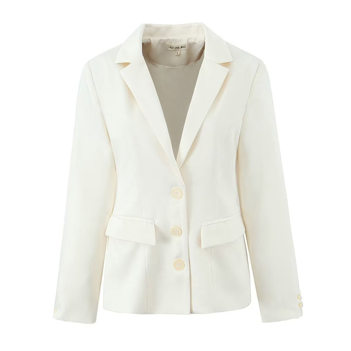 Women's tailored single-breasted blazer with princess seams, flap pockets, and decorative buttons Mune Fashion