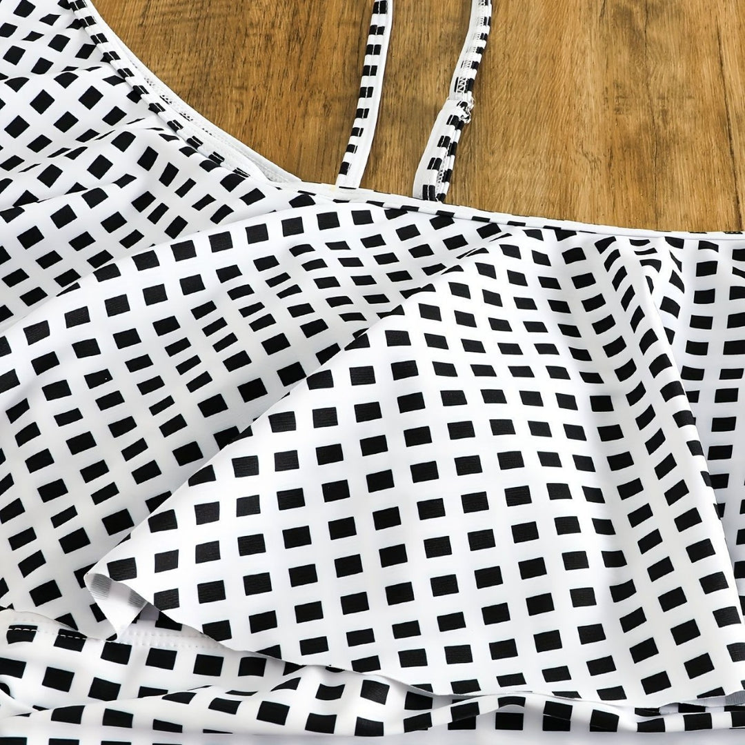 Ladies swimsuit set with ruffle details and elegant check pattern Mune Fashion